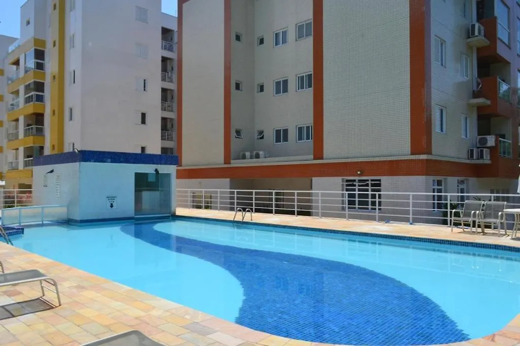 Aluga-se Apto 2 Quartos, sendo 1 suíte, 3 Ar cond. Mobília completa - Praia Grande Ubatuba/SP-1